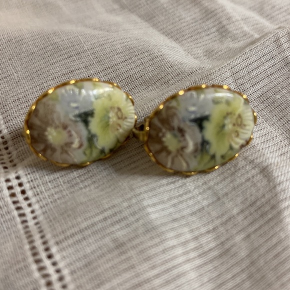 Ceramic Oval Floral Clip Earrings - Picture 3 of 3